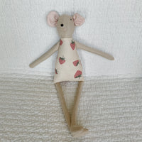18" Sand Strawberry Mouse in Pink Berry