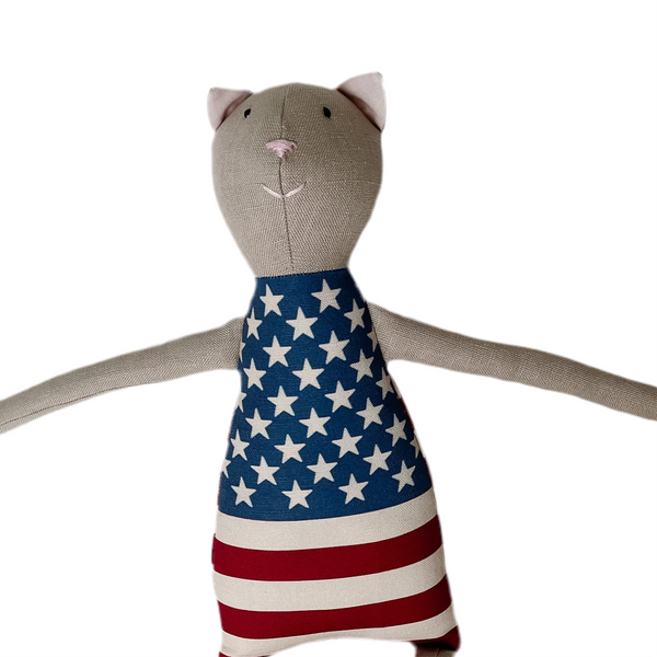 18" Tan USA Flag Cat