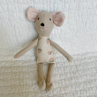 8" Sand Strawberry Mouse in White Berry