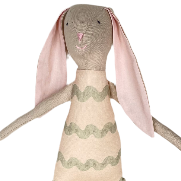 18" Sand RicRac Rabbit in Mint
