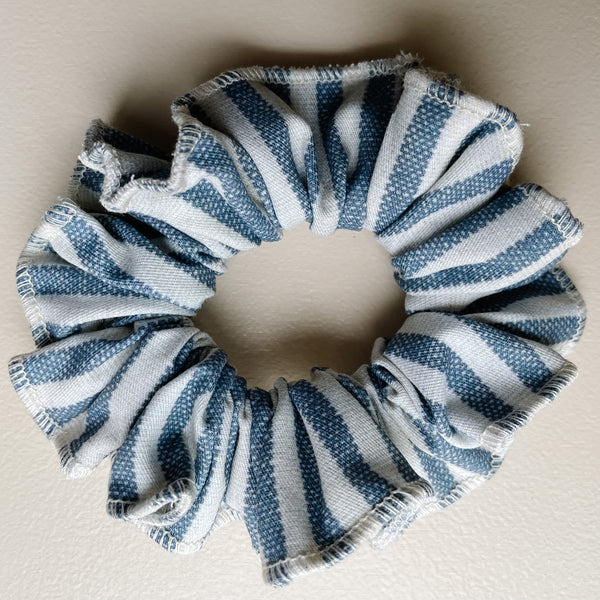 Scrunchi in Blue Kale Print