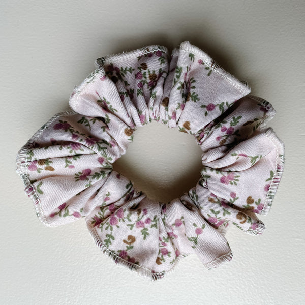 Scrunchi in Pink Rose Patch