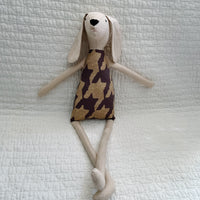 18" Sand Houndstooth Dog in Purple Fig