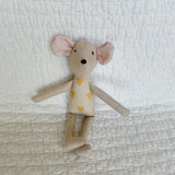 8" Sand Yellow Heart Mouse