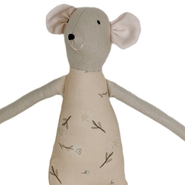 18" Sand Edelweiss Mouse