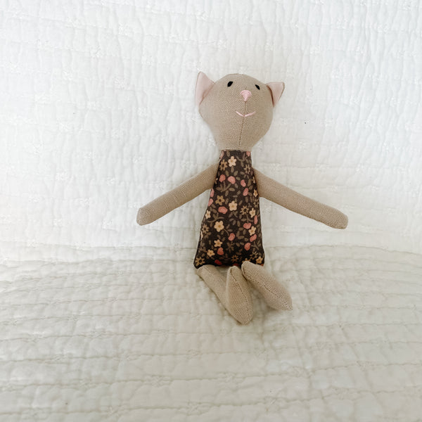 8" Tan Calico Cat in Dark Gray