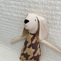 18" Sand Houndstooth Dog in Purple Fig