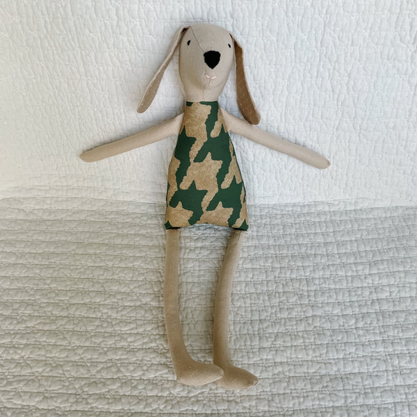 18" Sand Houndstooth Dog in Green