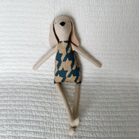 18" Sand Houndstooth Dog in Blue