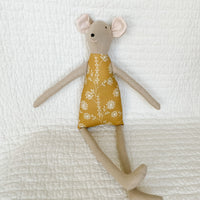 18" Tan Dill Mouse in Tan