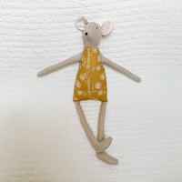 18" Tan Dill Mouse in Tan