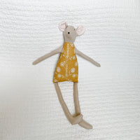 18" Tan Dill Mouse in Tan