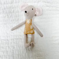 8" Tan Dill Mouse in Tan